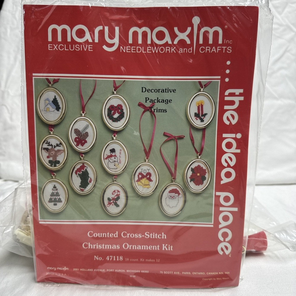 VINTAGE MARY MAXIM MAKES 12 CHRISTMAS TREE ORNAMENTS CROSS-STITCH KIT 47118